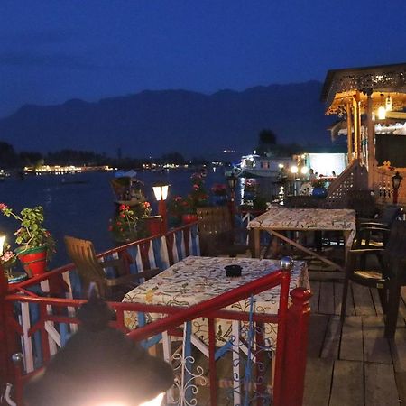 Chicago Group Of Houseboats Hotel Srinagar  Exterior photo