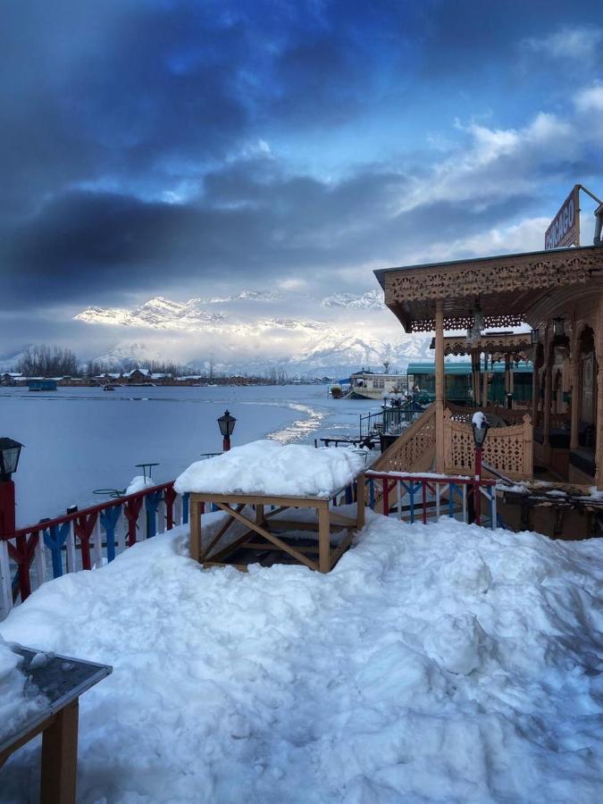 Chicago Group Of Houseboats Hotel Srinagar  Exterior photo