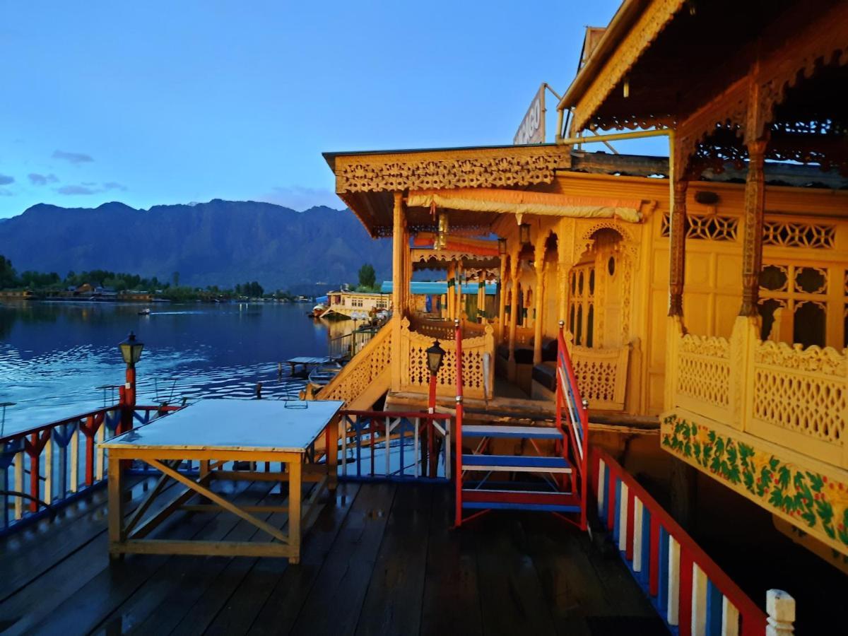 Chicago Group Of Houseboats Hotel Srinagar  Exterior photo