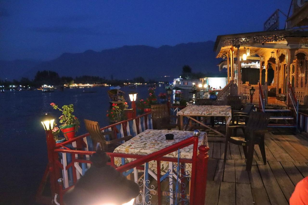 Chicago Group Of Houseboats Hotel Srinagar  Exterior photo