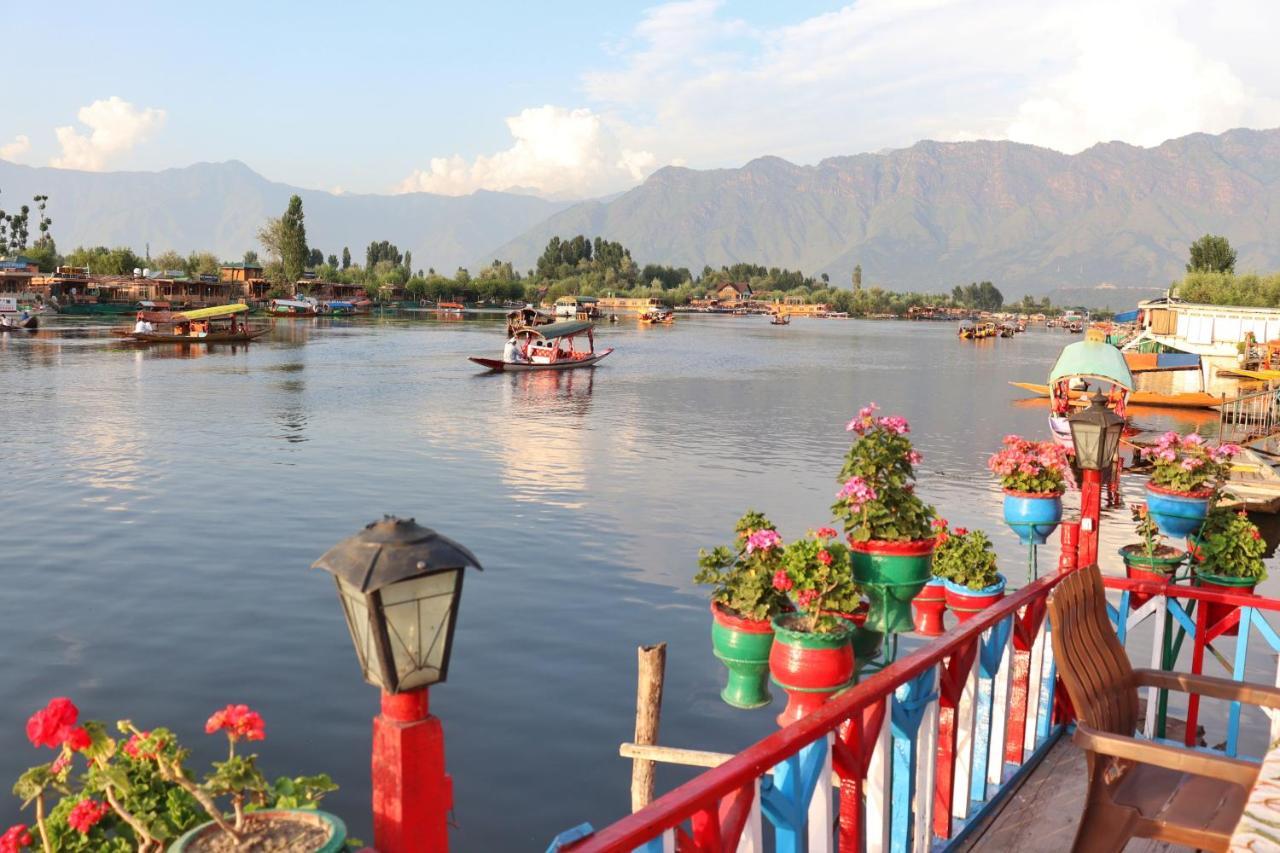 Chicago Group Of Houseboats Hotel Srinagar  Exterior photo