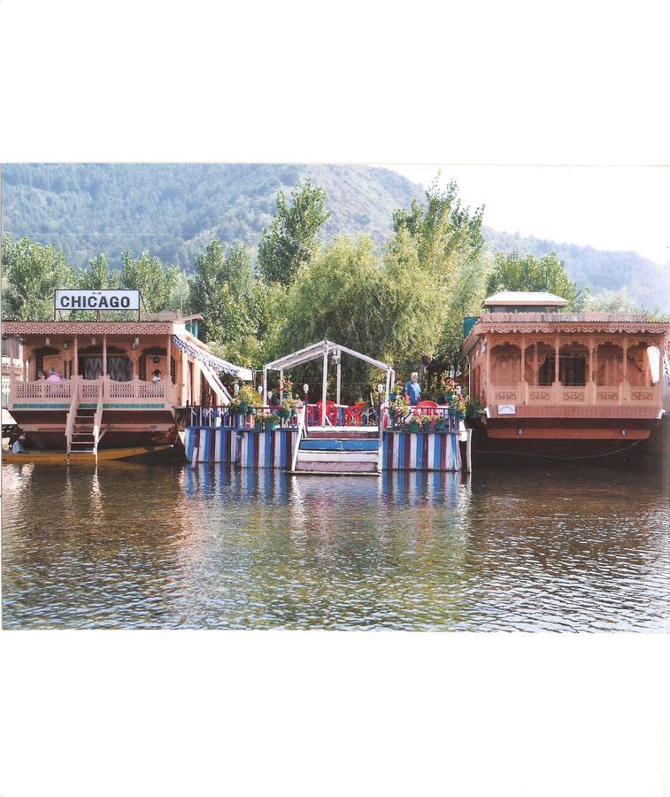 Chicago Group Of Houseboats Hotel Srinagar  Exterior photo