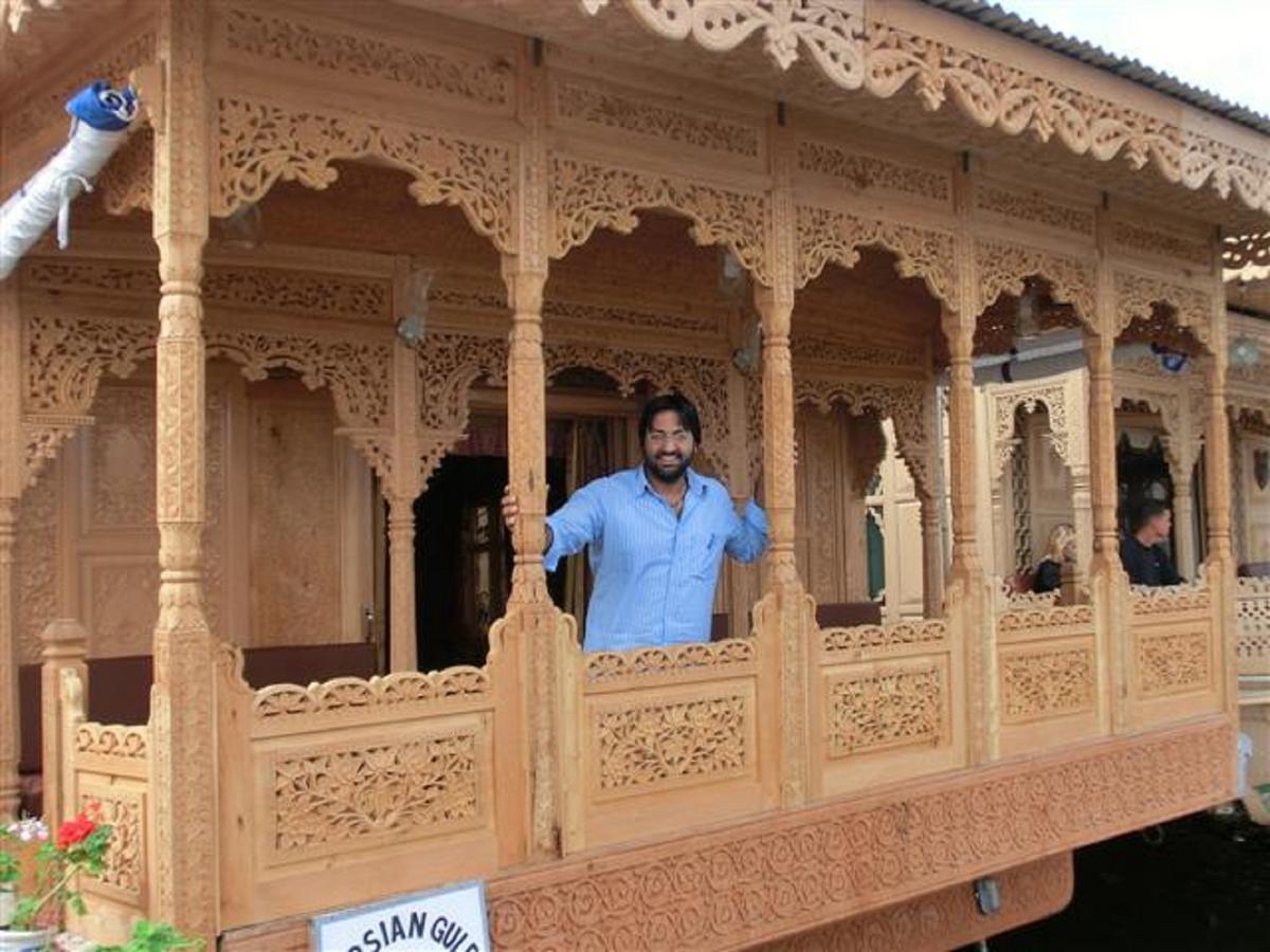 Chicago Group Of Houseboats Hotel Srinagar  Exterior photo