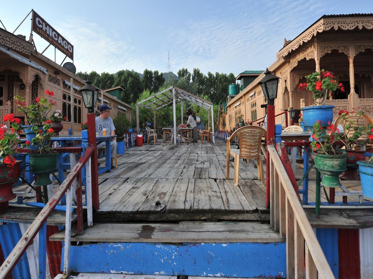 Chicago Group Of Houseboats Hotel Srinagar  Exterior photo