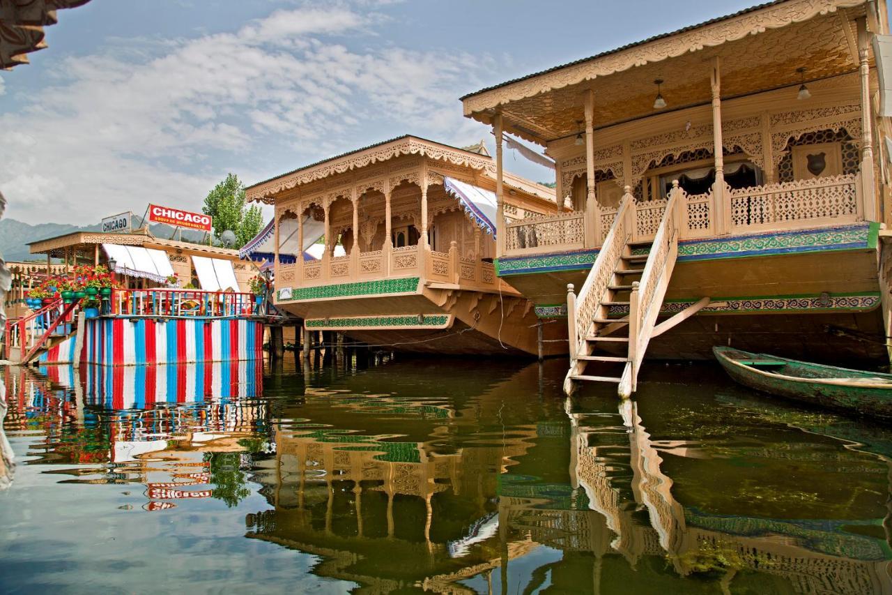 Chicago Group Of Houseboats Hotel Srinagar  Exterior photo