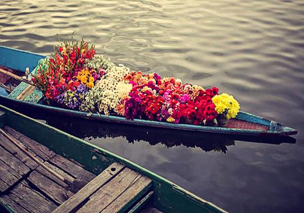 Chicago Group Of Houseboats Hotel Srinagar  Exterior photo